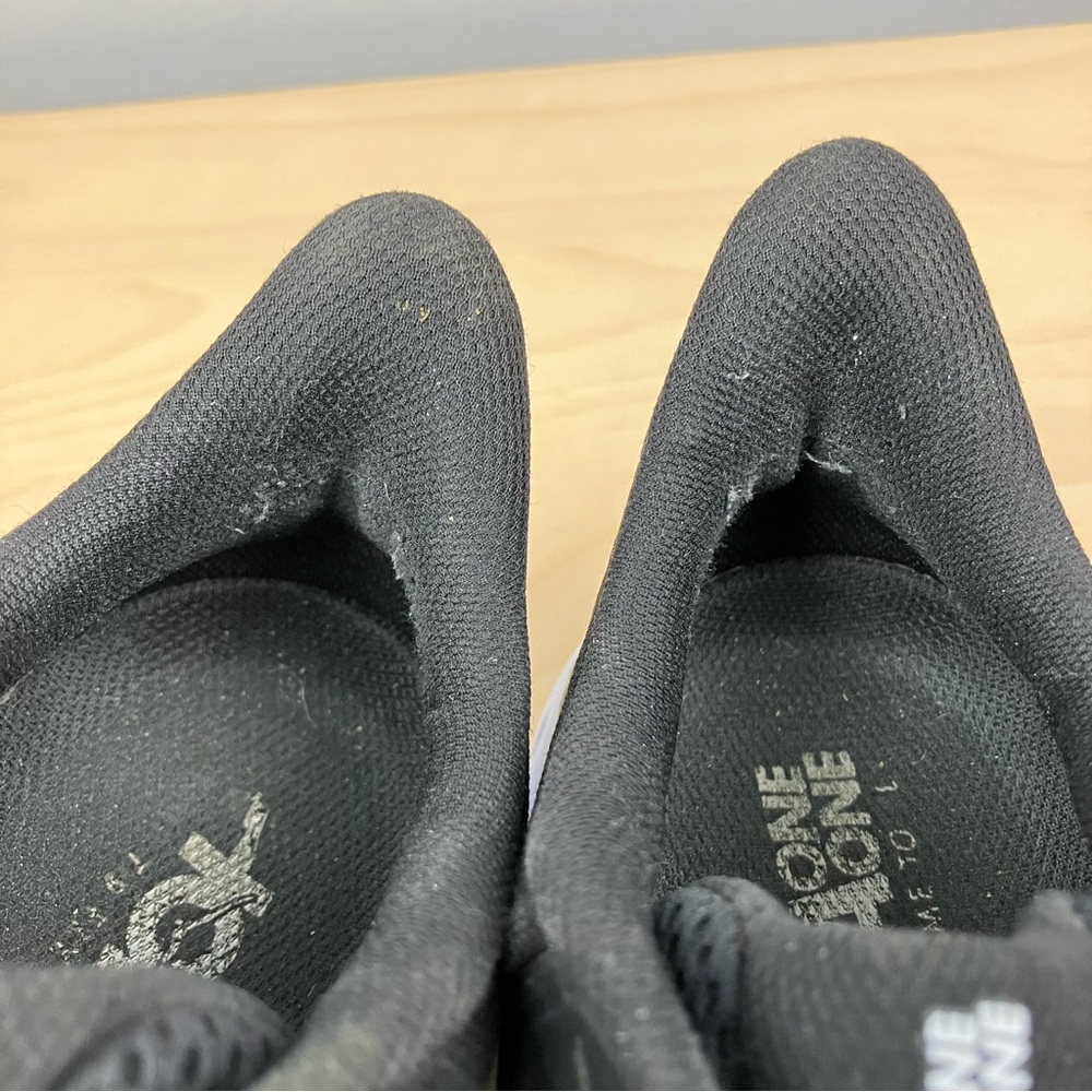 Hoka One One Women’s Size 7.0 Clifton 7 Black & White Athletic Running Shoes - Picture 9 of 10